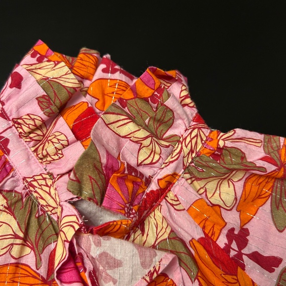 BOHO CHIC Top Short Sleeve with Gold Thread Detail XS - Picture 5 of 7